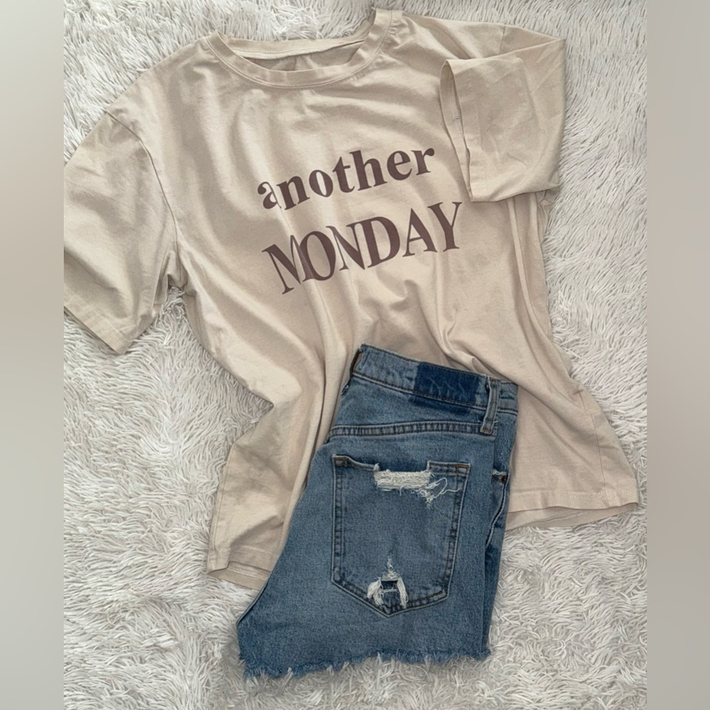 Abercrombie & Fitch High Rise mom‎ shorts.